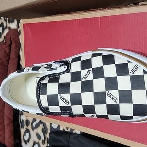 Women's Van's worn twice like new no tags still in box